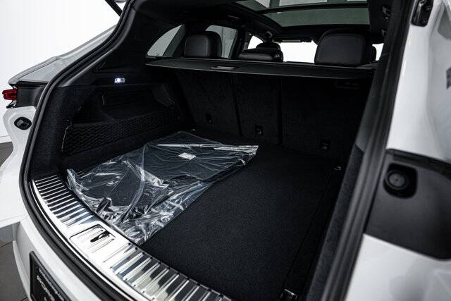 2026 Cayenne picture #25