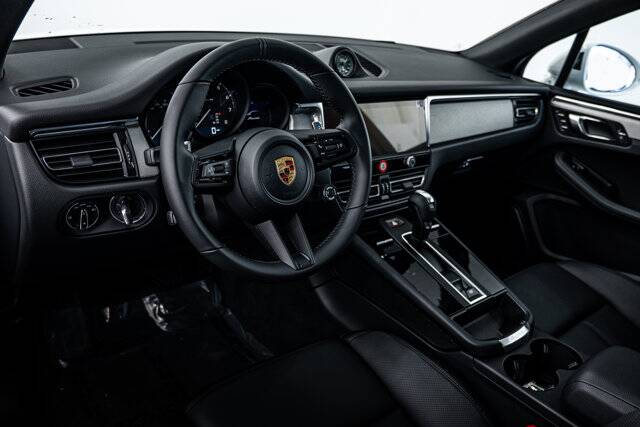 2026 Macan picture #4