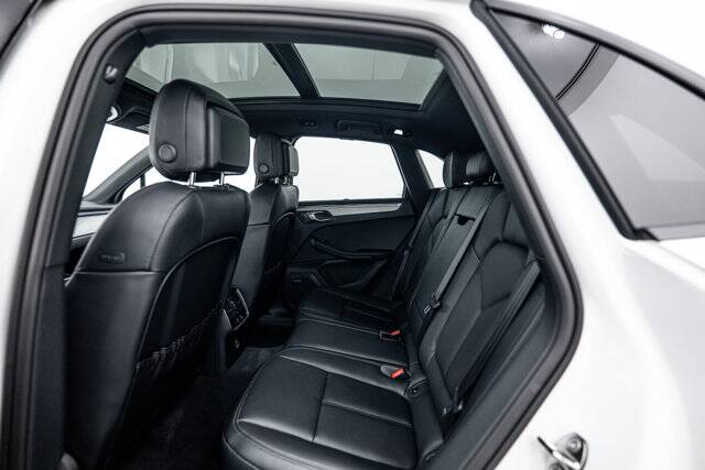 2026 Macan picture #23