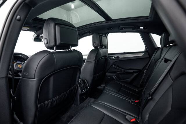 2026 Macan picture #24