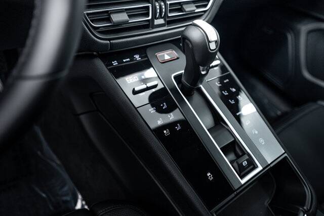 2026 Macan picture #15