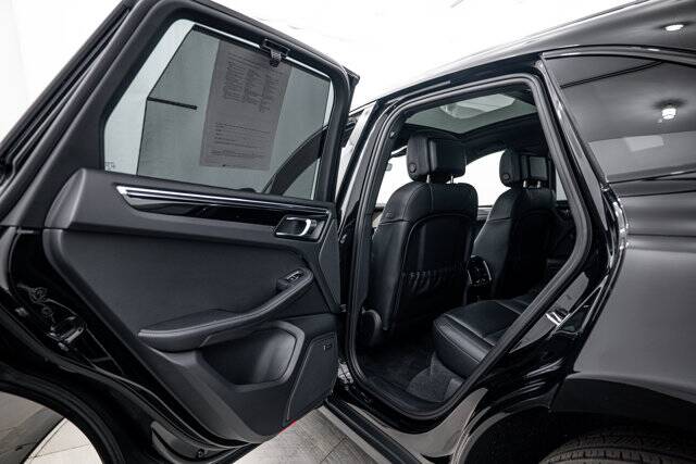 2026 Macan picture #23