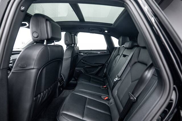 2026 Macan picture #24