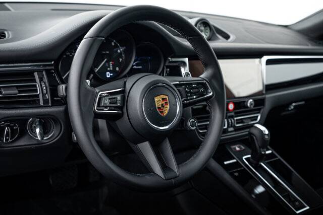 2026 Macan picture #14