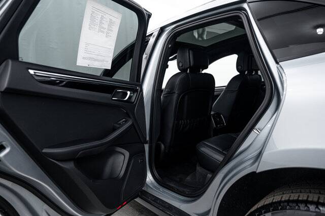 2026 Macan picture #24