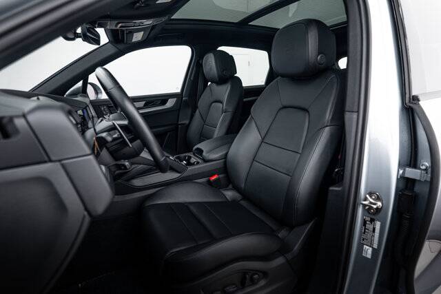 2024 Cayenne picture #5