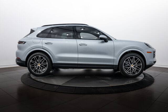 2024 Cayenne picture #8