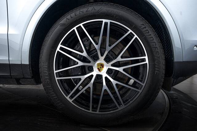 2024 Cayenne picture #11