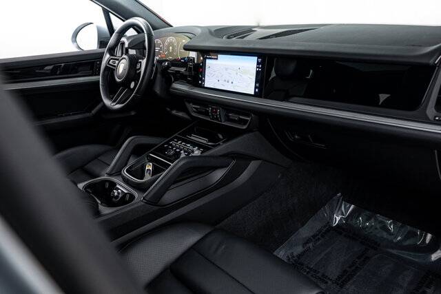 2024 Cayenne picture #12