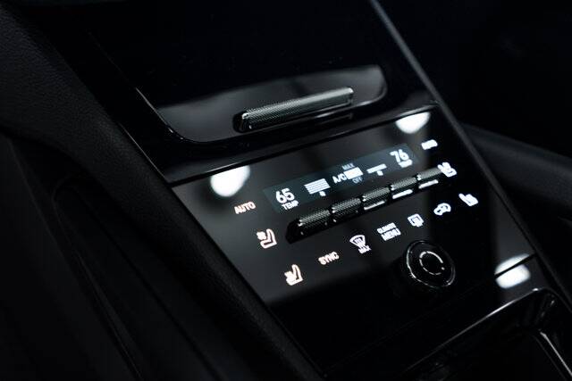 2024 Cayenne picture #16