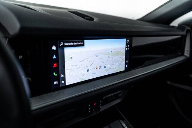 2024 Cayenne picture #17