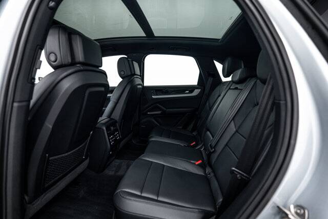 2024 Cayenne picture #22