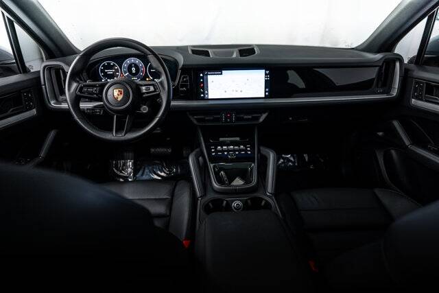 2024 Cayenne picture #24