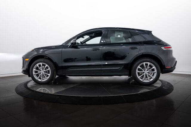 2026 Macan picture #2