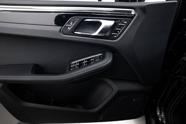 2026 Macan picture #17