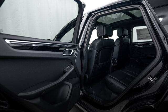 2026 Macan picture #22