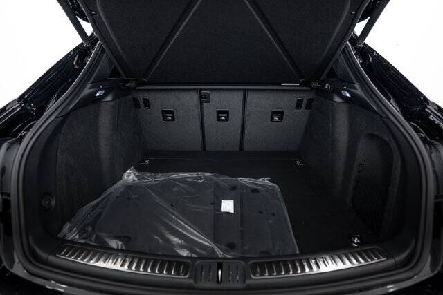 2026 Macan picture #26