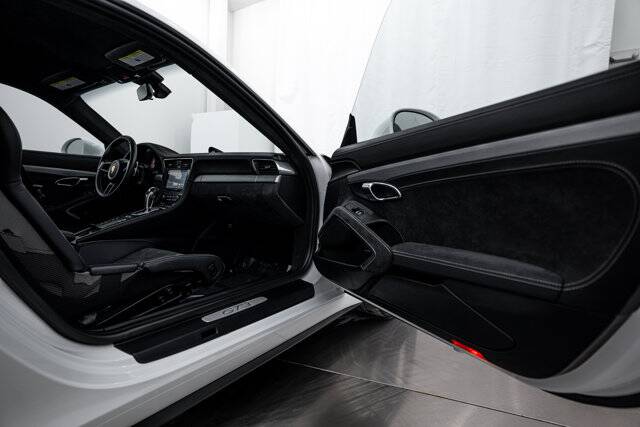 2018 911 GT3 picture #21
