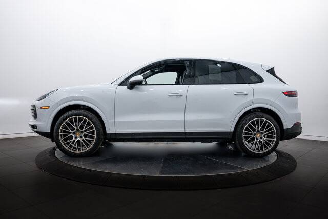 2023 Cayenne Platinum Edition picture #2