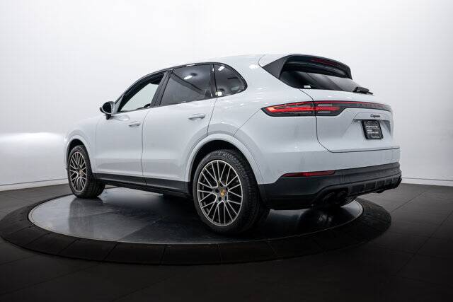 2023 Cayenne Platinum Edition picture #3