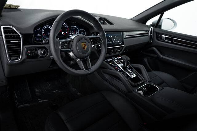 2023 Cayenne Platinum Edition picture #4