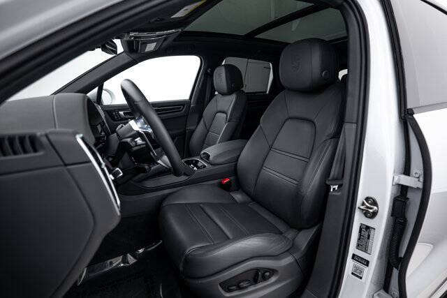2023 Cayenne Platinum Edition picture #5