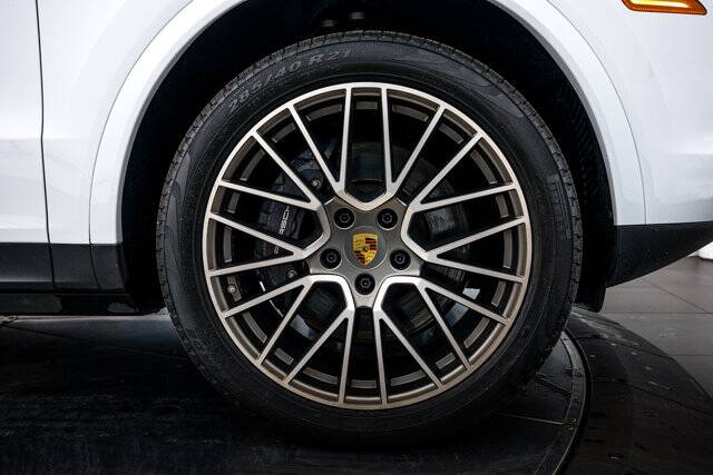 2023 Cayenne Platinum Edition picture #11
