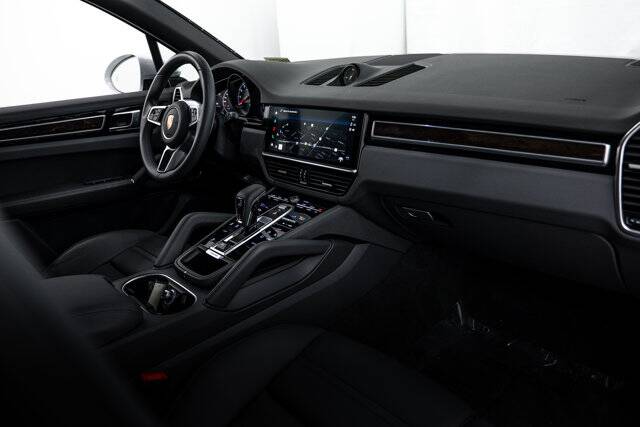 2023 Cayenne Platinum Edition picture #15