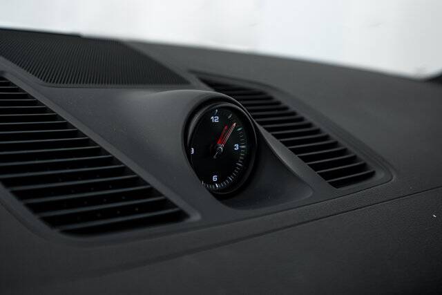 2023 Cayenne Platinum Edition picture #18