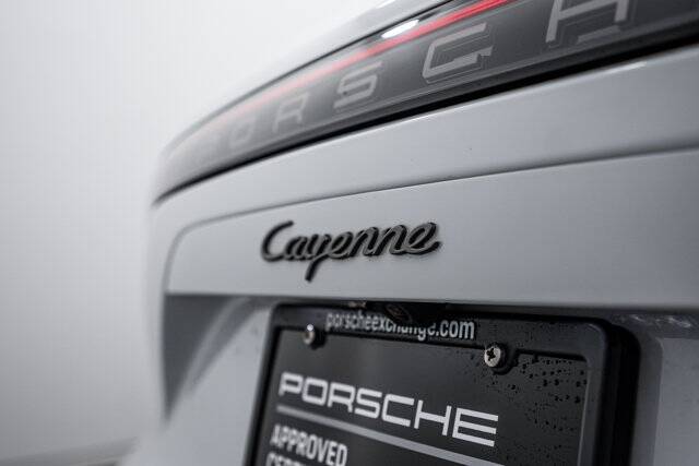 2023 Cayenne Platinum Edition picture #28