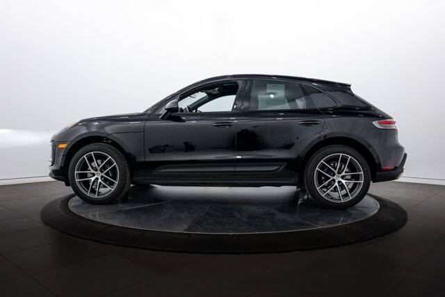 2024 Macan picture #2