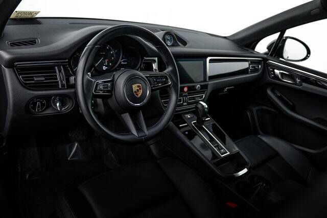 2024 Macan picture #4