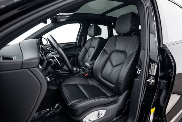 2024 Macan picture #5