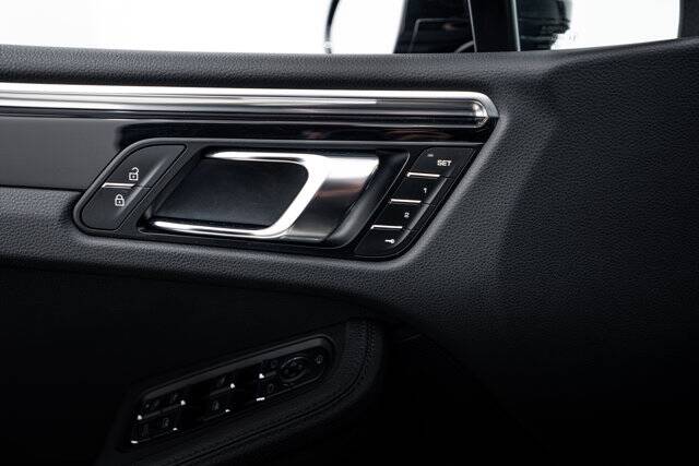 2024 Macan picture #20