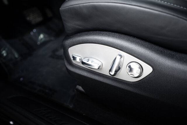 2024 Macan picture #22