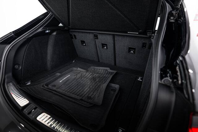 2024 Macan picture #26