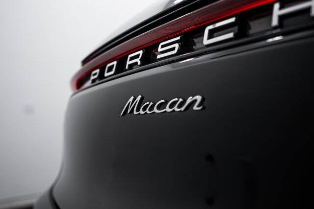 2024 Macan picture #27