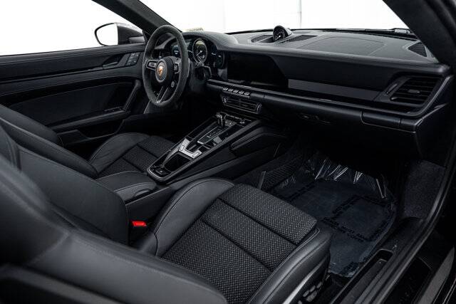 2024 911 Carrera T picture #18