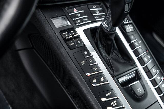 2018 Macan GTS picture #16