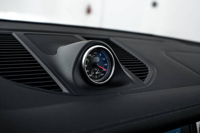 2018 Macan GTS picture #18