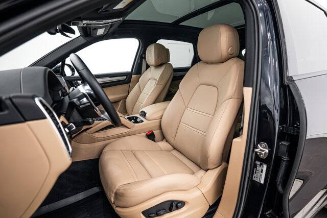 2023 Cayenne Platinum Edition E-Hybrid picture #5