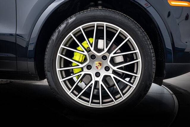 2023 Cayenne Platinum Edition E-Hybrid picture #11
