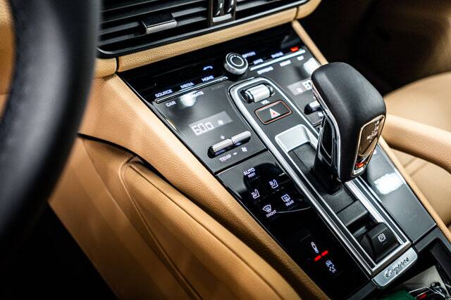 2023 Cayenne Platinum Edition E-Hybrid picture #16