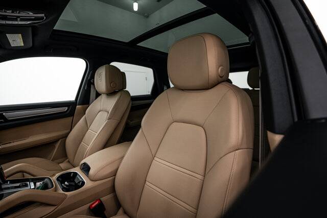 2023 Cayenne Platinum Edition E-Hybrid picture #22