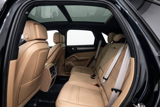 2023 Cayenne Platinum Edition E-Hybrid picture #23