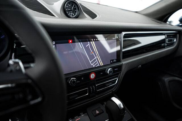 2026 Macan picture #14