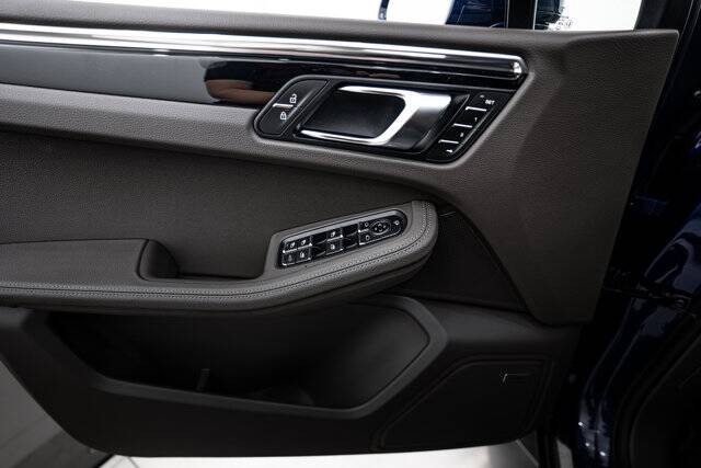 2026 Macan picture #16