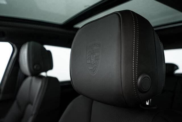 2026 Macan picture #20