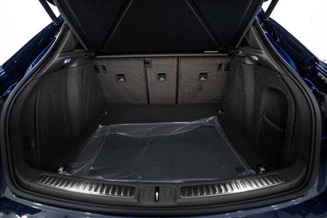 2026 Macan picture #25