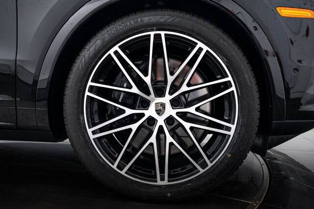 2026 Cayenne Turbo E-Hybrid picture #11